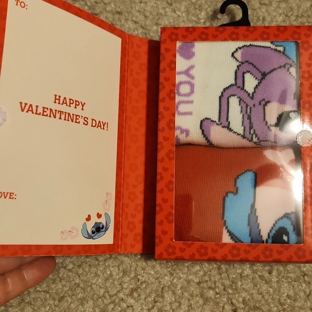 Dinsey socks Be Mine Valentine's Day no show socks fits shoe size 4-10